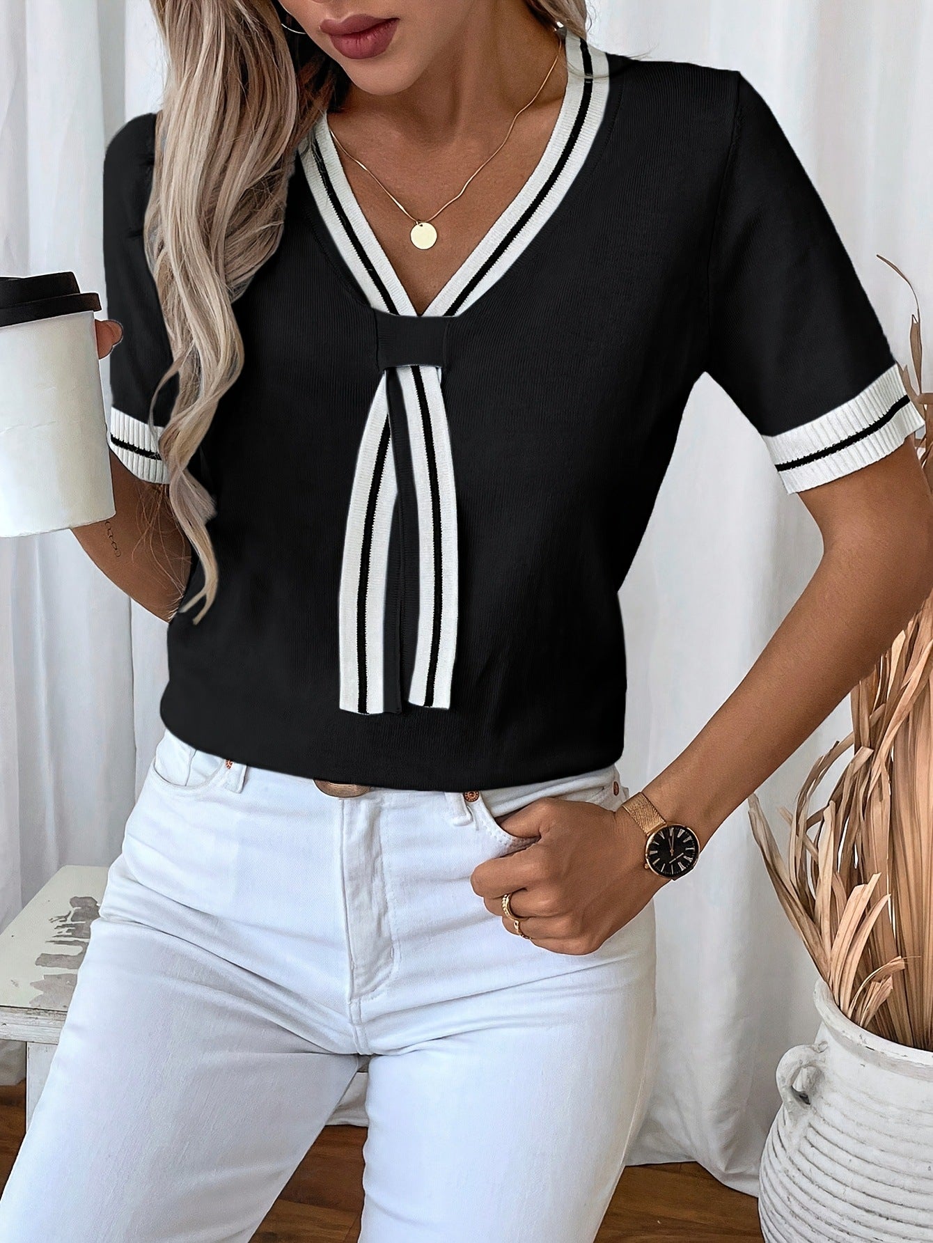 V-neck Short Top Sweater